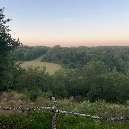 D'angele Dağ evi Saint-Chamarand